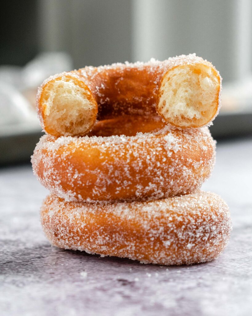 Mini Doughnuts tal-Festa - Apron & Whisk