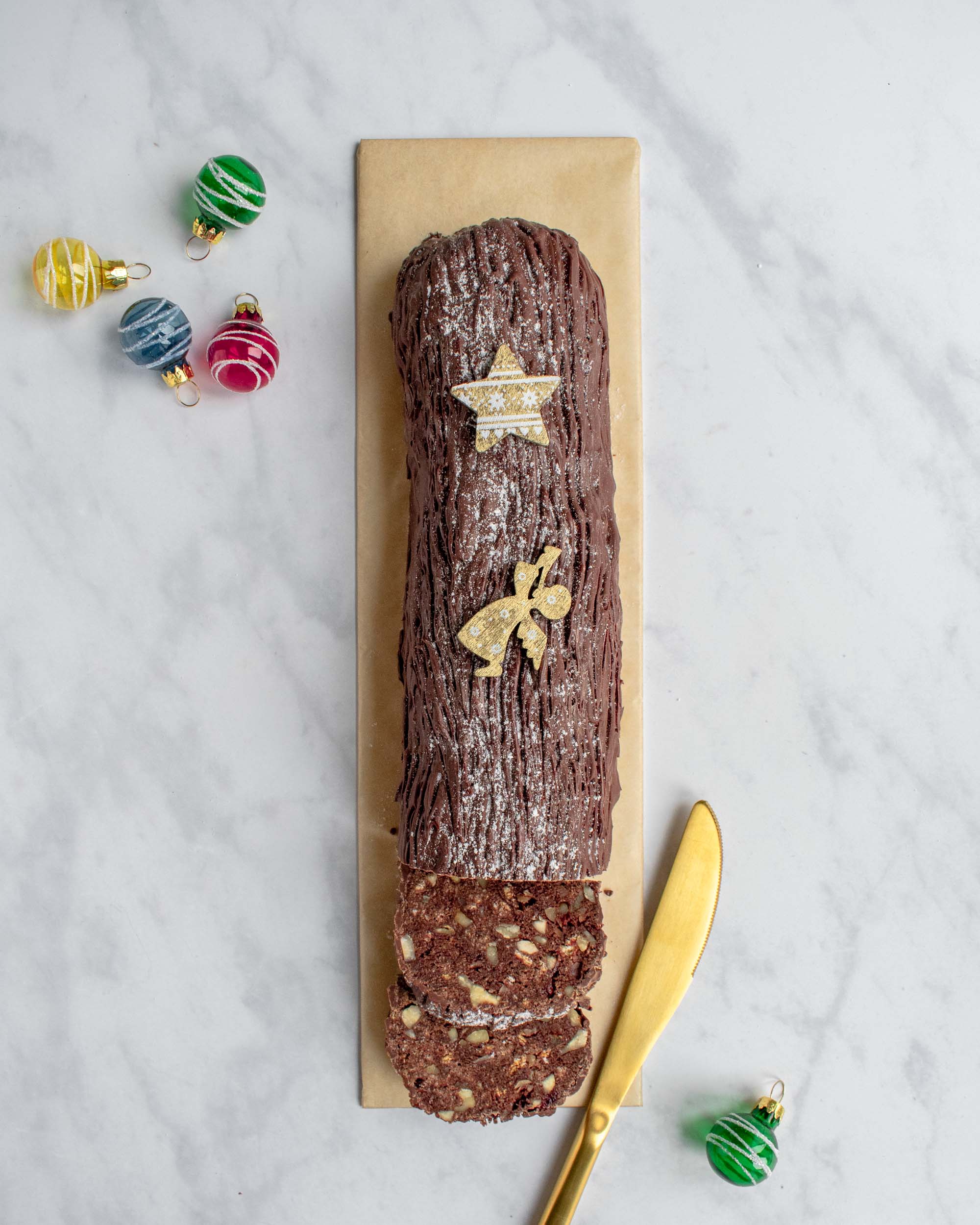 Maltese Christmas Log Apron & Whisk