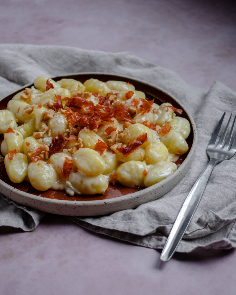 Gorgonzola Gnocchi With Crispy Prosciutto - Apron & Whisk