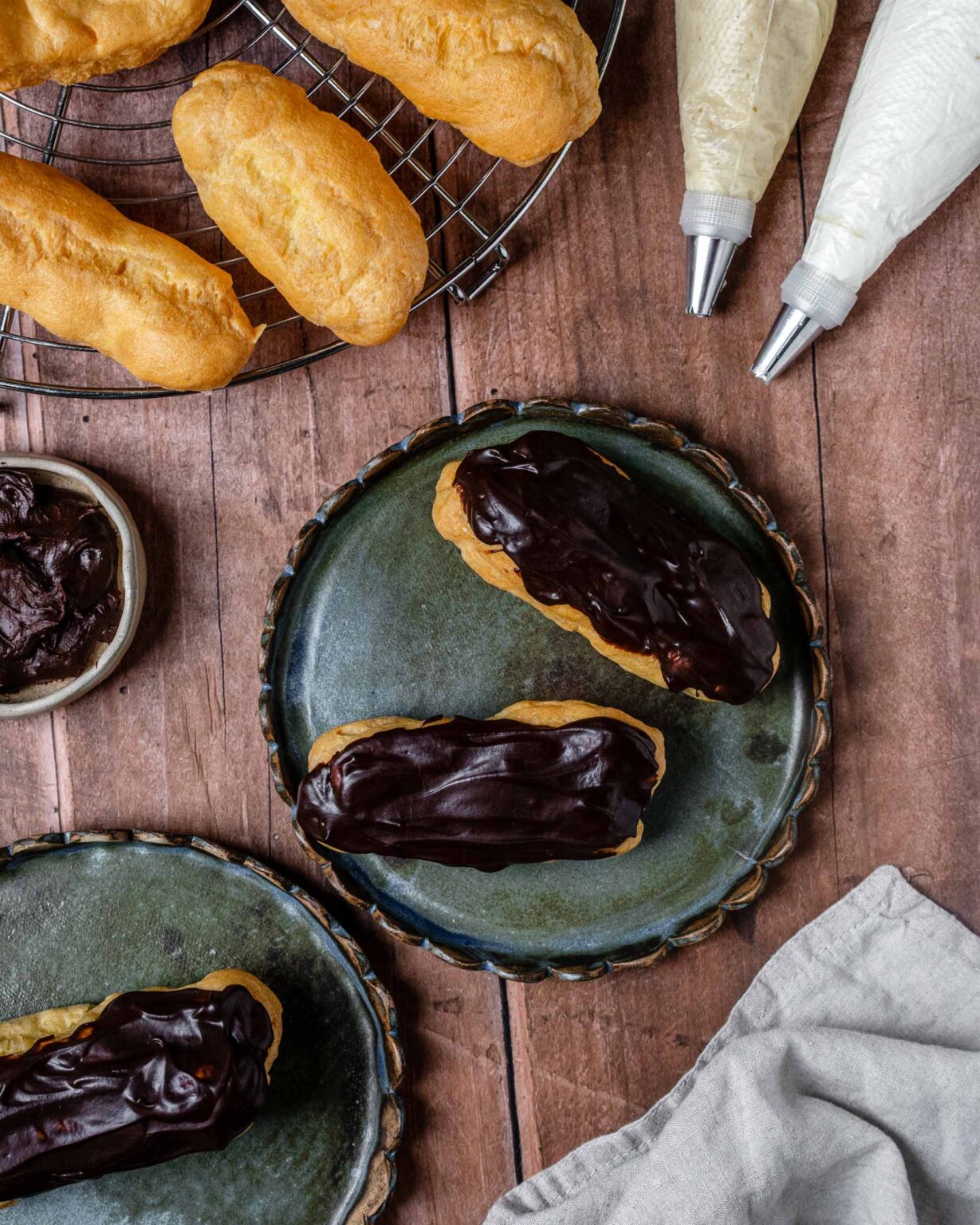 Air Fryer Eclairs Apron & Whisk